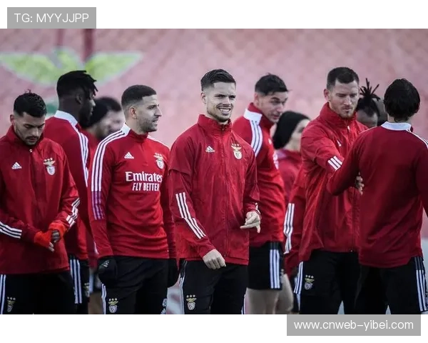 欧冠之夜球迷文化观察:不同国家球迷助威方式与文化特色 欧冠之夜球迷文化观察:不同国家球迷助威方式与文化特色